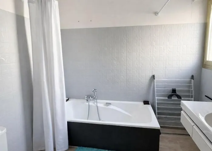 Les Terrasses De La Pinede, T3, 4p, & Pinede Apartment *