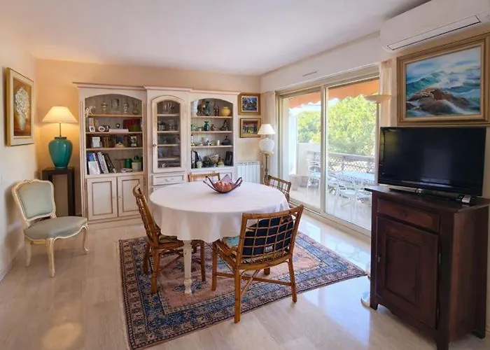 Lejlighed Les Terrasses De La Pinede, T3, 4p, & Pinede