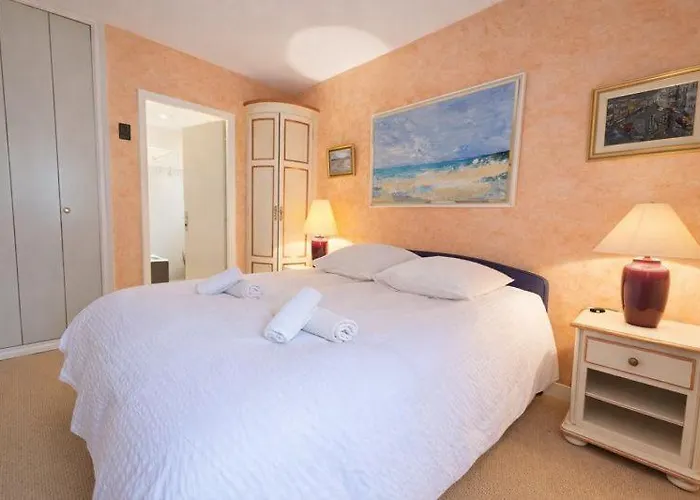 Les Terrasses De La Pinede, T3, 4p, & Pinede * Antibes